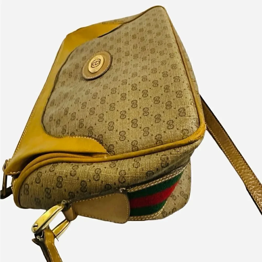 Gucci micro gg